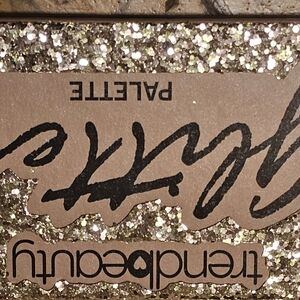 Shimmer and Matte Eyeshadow Palette